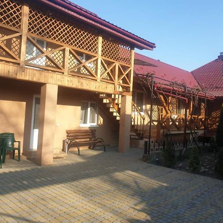 Садиба "У Юлії" Svalyava Exterior foto
